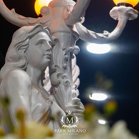Park Milano Hotel Smirne Esterno foto