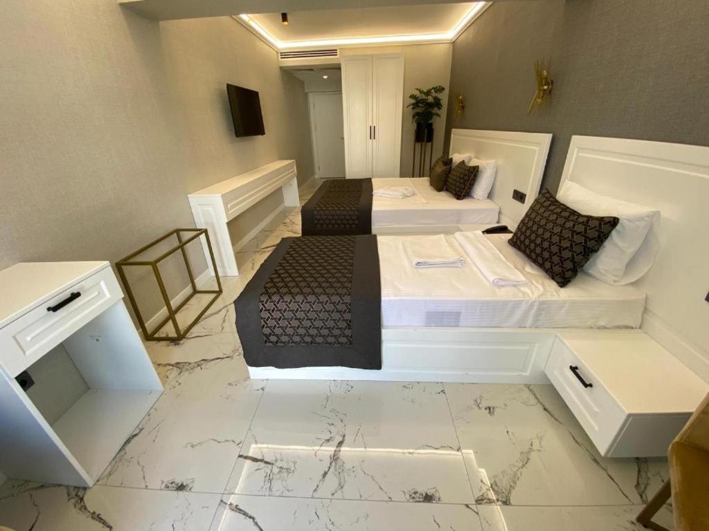 Park Milano Hotel Smirne Esterno foto