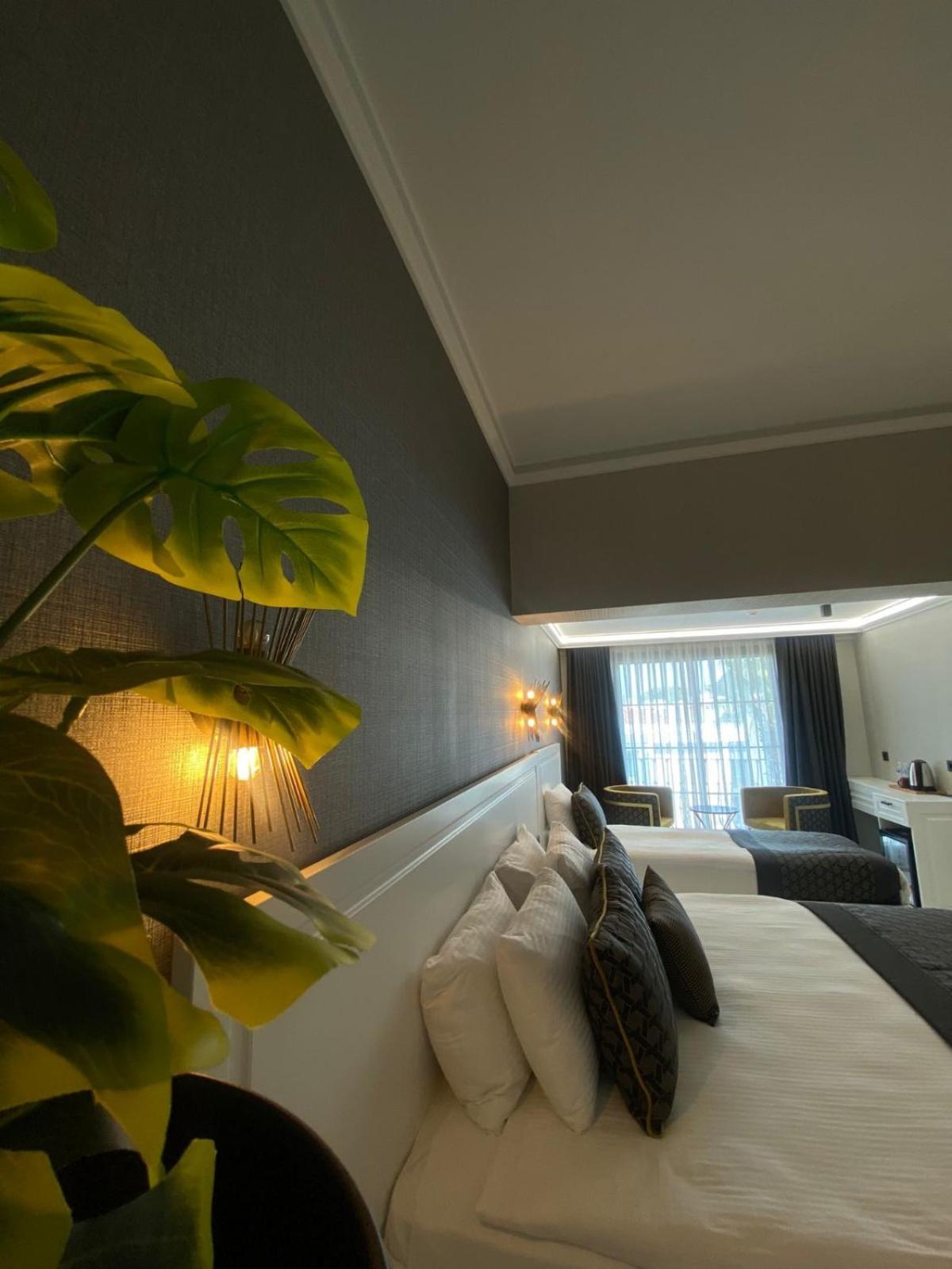 Park Milano Hotel Smirne Esterno foto